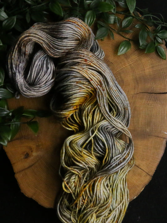 Zeus *dark* - Round 100 - Worsted - Sale