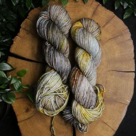 Zeus *dark* - Round 100 - Worsted - Sale