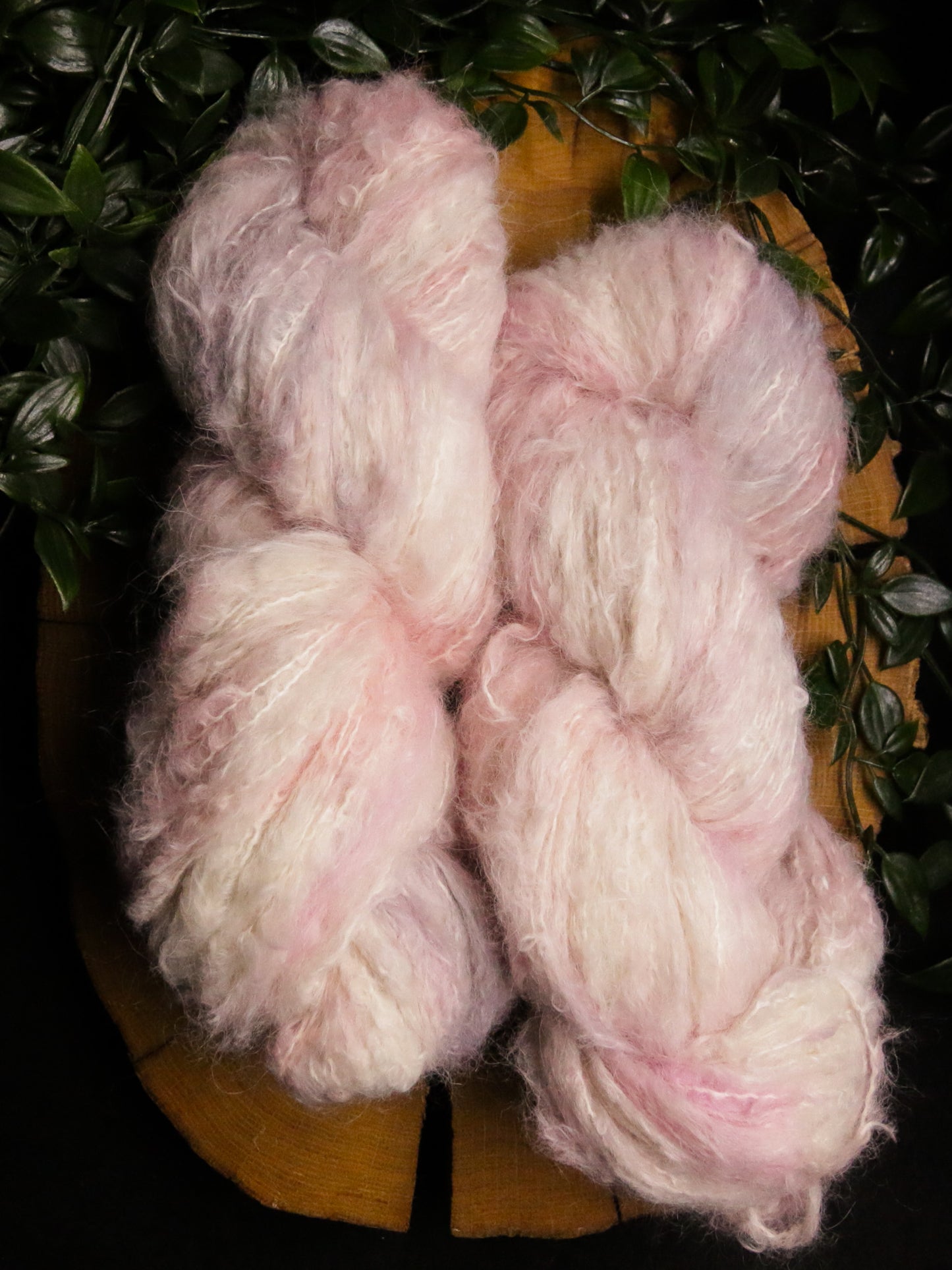 Conch Shell - DK Suri - DK Weight (100g)
