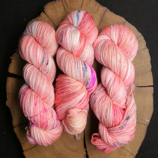 Conch Shell (Light Speckle) - Plump 85 - DK Weight