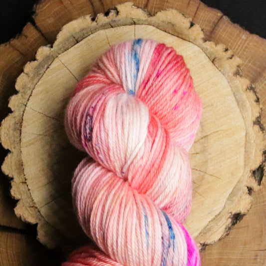 Conch Shell (Light Speckle) - Plump 85 - DK Weight